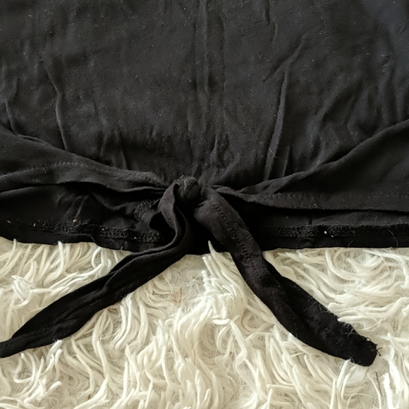 Black tank top - Picture 3 of 3